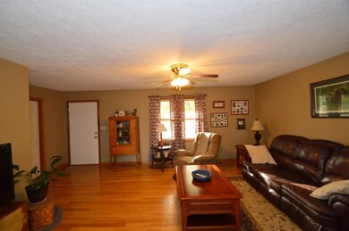 1051 Goshen Rd, Lawrenceburg, KY 40342 - photo 4