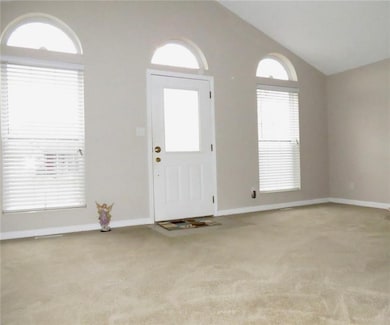 6023 E Pioneer Place, Columbus, IN 47203 - photo 4