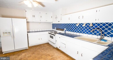 12621 Izaak Walton Dr, Bristow, VA 20136 - photo 7