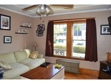 Living Room. 1st Unit
