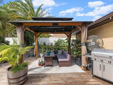 9027 Mavis Rd, Weeki Wachee, FL 34613 - photo 6