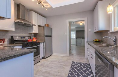 1002 W Temple St, Houston, TX 77009 - photo 2