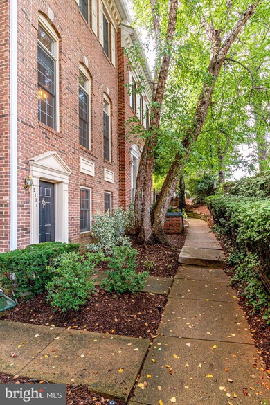 2414 Garnett Dr, Alexandria, VA 22311 - photo 2