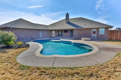 708 Stone Ridge Dr, Gainesville, TX 76240 - photo 4