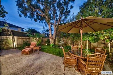 Lush backyard open to the community strada.