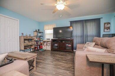 605 Royal Dr, Jacksonville, NC 28546 - photo 3