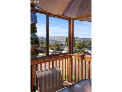 1701 Golden Way, the Dalles, OR 97058 - photo 6