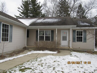 730 Godfrey St, Lowell, MI 49331 - photo 2