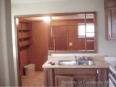 468 Mcbain Dr, Fayetteville, NC 28305 - photo 3