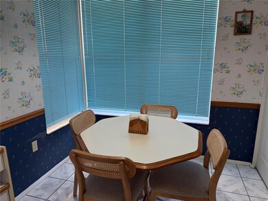 4570 Pinebrook Cir unit 204, Bradenton, FL 34209 - photo 2