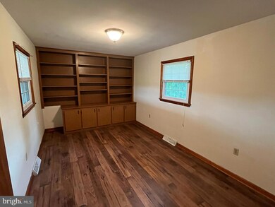 891 Stoneburner Rd, Edinburg, VA 22824 - photo 3