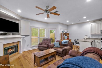 8-web-or-mls-624 Braeburn-8
