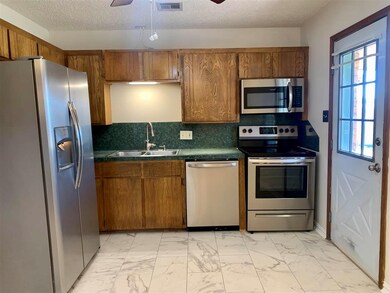 102 E B Ave, Cache, OK 73527 - photo 6