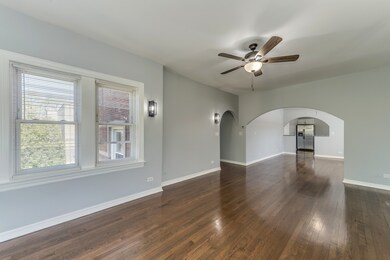 6247 N Mozart St, Chicago, IL 60659 - photo 4