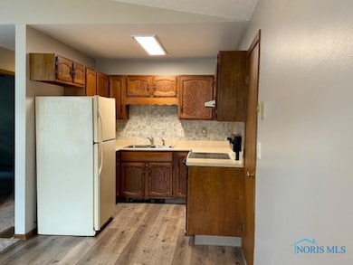 137 Clifton Ave, Findlay, OH 45840 - photo 7