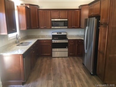 107 Kingswood Rd, Statesville, NC 28625 - photo 5