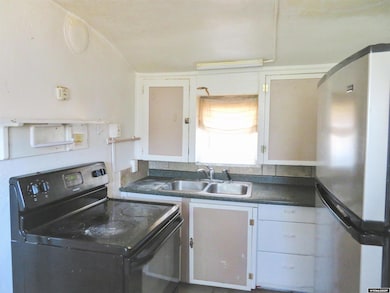 1151 N Center St, Casper, WY 82601 - photo 4