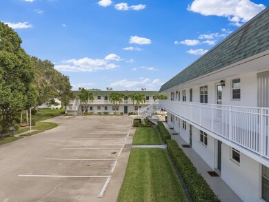 2800 Indian River Blvd unit S8, Vero Beach, FL 32960 - photo 5