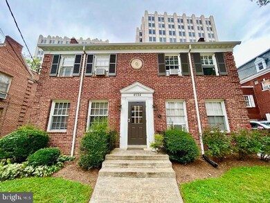 4534 Avondale St unit 2, Bethesda, MD 20814 - photo 2