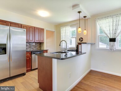 8308 Longfellow St, New Carrollton, MD 20784 - photo 5