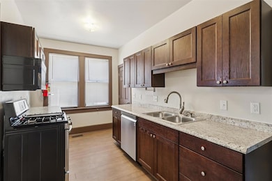 1925 Francis Ave, Des Moines, IA 50314 - photo 5