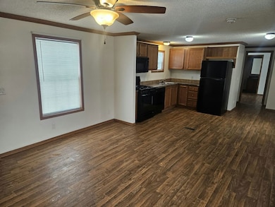 16031 Beech Daly Rd unit 4, Taylor, MI 48180 - photo 2