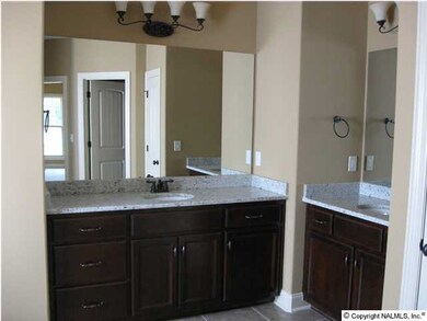 Master bath with Granite counter tops!