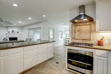 10035 Burgoyne Rd, Houston, TX 77042 - photo 7