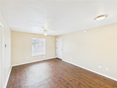 2411 Jaguar Dr unit C, Bryan, TX 77807 - photo 5