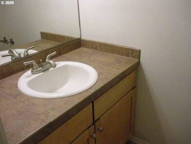 5914 NE 56th St, Vancouver, WA 98661 - photo 4