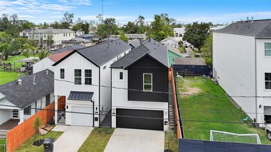 122 E 32nd St, Houston, TX 77018 - photo 2