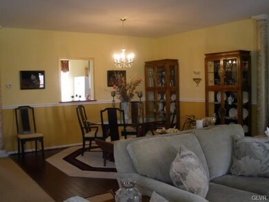 2099 Huntington Ln, Easton, PA 18040 - photo 3