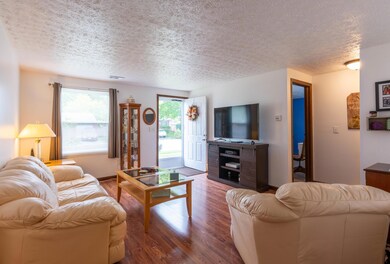 811 Eliots Oak Rd, Columbus, OH 43228 - photo 5