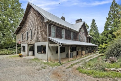 2 bedroom + large and vaulted ceilings guesthouse 