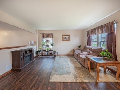 1206 Kennedy Dr, Kirkland, IL 60146 - photo 7