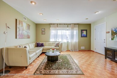08-Family Room