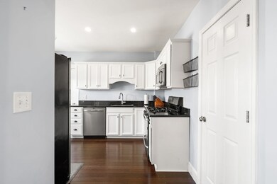 153 Bright St unit 2, Waltham, MA 02453 - photo 6