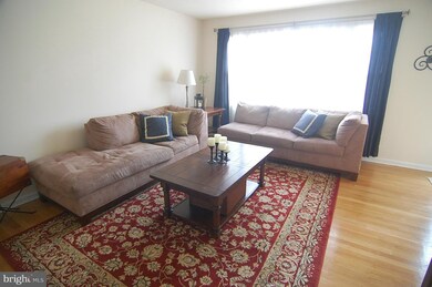 14310 Blackmon Dr, Rockville, MD 20853 - photo 2