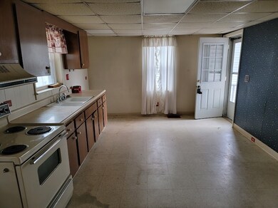 13 Whitney Ave, Binghamton, NY 13901 - photo 4