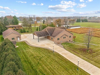 101 E 13th St, Sumner, IA 50674 - photo 3