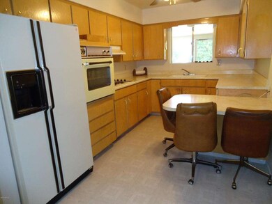 5433 E Colby Street Kitchen