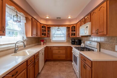 GREAT KITCHEN