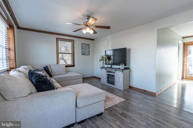 3502 Loganview Dr, Dundalk, MD 21222 - photo 4