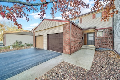 6827 Sussex Rd, Tinley Park, IL 60477 - photo 2