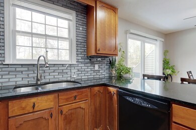 11 Glastonbury Dr unit U93, Nashua, NH 03063 - photo 4