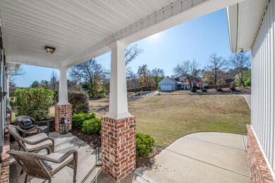 Covered front porch!