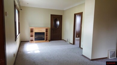 1300 N Minnesota St, New Ulm, MN 56073 - photo 3