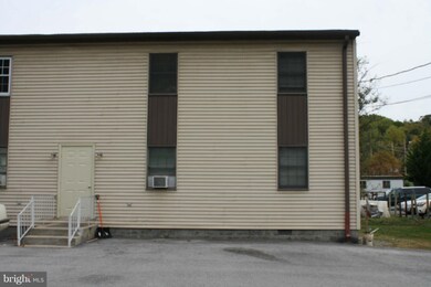 222 N Washington St unit 8, Berkeley Springs, WV 25411 - photo 2