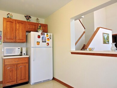 1034 Red Maple Ln, Stroudsburg, PA 18360 - photo 5