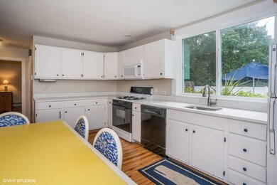 04_80LewisRoad_5_Kitchen_MLSuse_1500x150